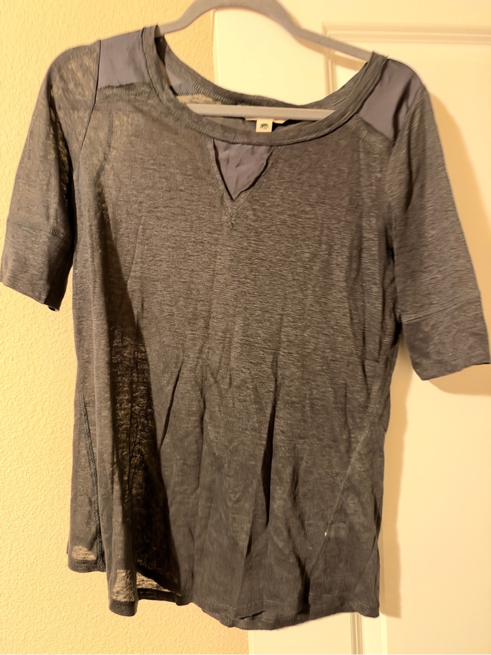 Banana Republic Short Sleeve Heathered Gray Tee